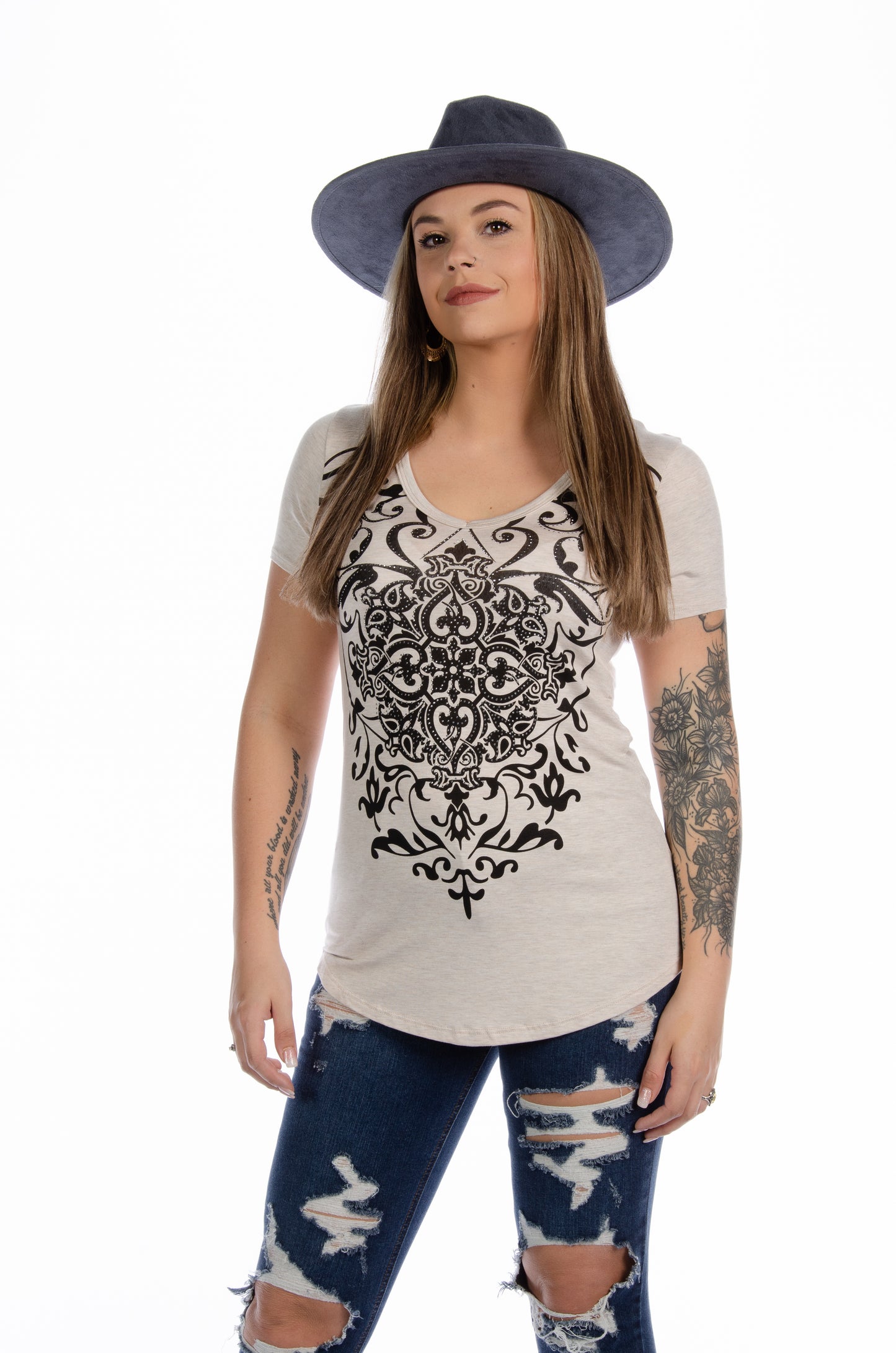LIBERTY WEAR Colt V-Neck Graphic Top in Oat